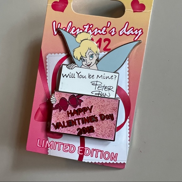 Disney Valentine's Day Pin - 2012 - Tinker Bell - Picture 3 of 6